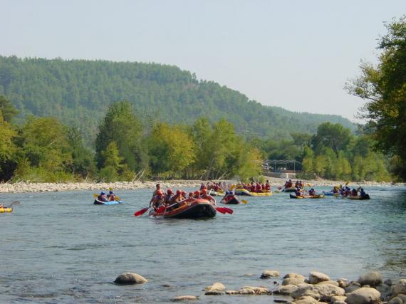 قضاء يوم على نهر كوبروشاي Koprucay River