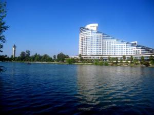 SHERATON GRAND HOTEL