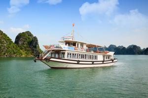 Full-Day Boat Cruise Tour