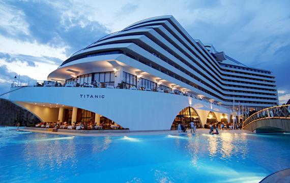 	  TITANIC BEACH HOTEL  LARA