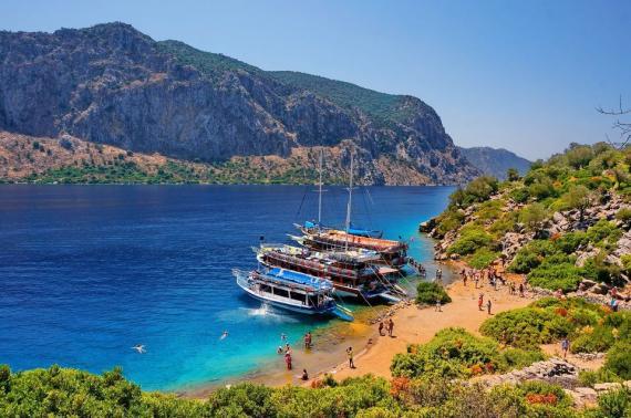 Boat trips in all destinations overlooking the sea